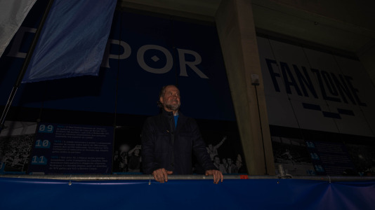 Miles de deportivistas, con Juan Carlos Escotet a la cabeza, disfrutaron antes y celebraron después con la plantilla en una noche para la historia