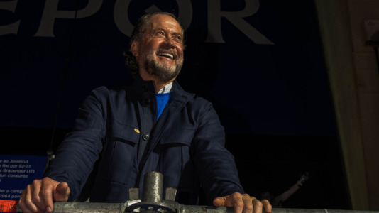 Miles de deportivistas, con Juan Carlos Escotet a la cabeza, disfrutaron antes y celebraron después con la plantilla en una noche para la historia