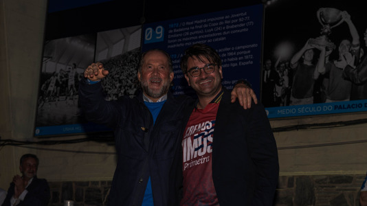 Miles de deportivistas, con Juan Carlos Escotet a la cabeza, disfrutaron antes y celebraron después con la plantilla en una noche para la historia
