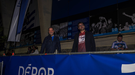 Miles de deportivistas, con Juan Carlos Escotet a la cabeza, disfrutaron antes y celebraron después con la plantilla en una noche para la historia