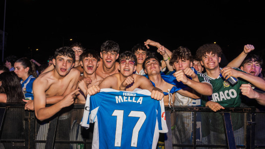 Miles de deportivistas, con Juan Carlos Escotet a la cabeza, disfrutaron antes y celebraron después con la plantilla en una noche para la historia