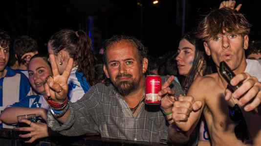 Miles de deportivistas, con Juan Carlos Escotet a la cabeza, disfrutaron antes y celebraron después con la plantilla en una noche para la historia