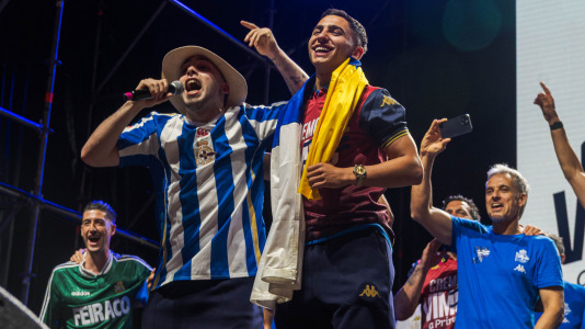 Miles de deportivistas, con Juan Carlos Escotet a la cabeza, disfrutaron antes y celebraron después con la plantilla en una noche para la historia