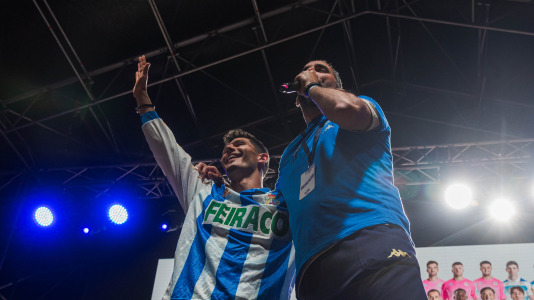 Miles de deportivistas, con Juan Carlos Escotet a la cabeza, disfrutaron antes y celebraron después con la plantilla en una noche para la historia