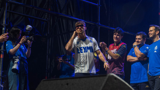 Miles de deportivistas, con Juan Carlos Escotet a la cabeza, disfrutaron antes y celebraron después con la plantilla en una noche para la historia