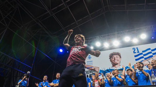 Miles de deportivistas, con Juan Carlos Escotet a la cabeza, disfrutaron antes y celebraron después con la plantilla en una noche para la historia