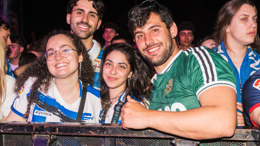 Miles de deportivistas, con Juan Carlos Escotet a la cabeza, disfrutaron antes y celebraron después con la plantilla en una noche para la historia