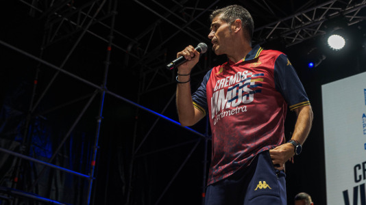 Miles de deportivistas, con Juan Carlos Escotet a la cabeza, disfrutaron antes y celebraron después con la plantilla en una noche para la historia