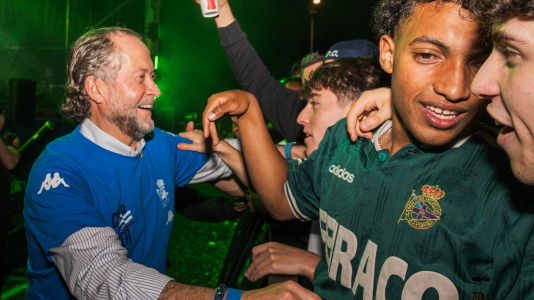 Miles de deportivistas, con Juan Carlos Escotet a la cabeza, disfrutaron antes y celebraron después con la plantilla en una noche para la historia