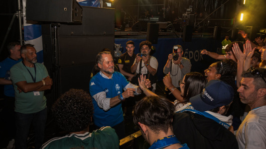 Miles de deportivistas, con Juan Carlos Escotet a la cabeza, disfrutaron antes y celebraron después con la plantilla en una noche para la historia
