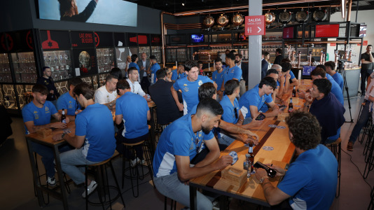 La plantilla blanquiazul visitó este lunes el Espacio Avenida y el museo MEGA en A Grela