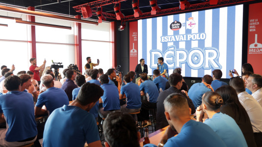 La plantilla blanquiazul visitó este lunes el Espacio Avenida y el museo MEGA en A Grela