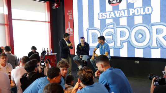 La plantilla blanquiazul visitó este lunes el Espacio Avenida y el museo MEGA en A Grela