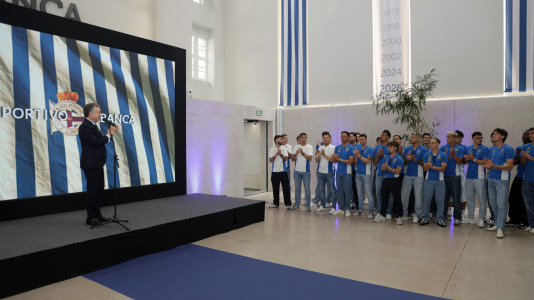 La plantilla blanquiazul visitó este lunes el Espacio Avenida y el museo MEGA en A Grela