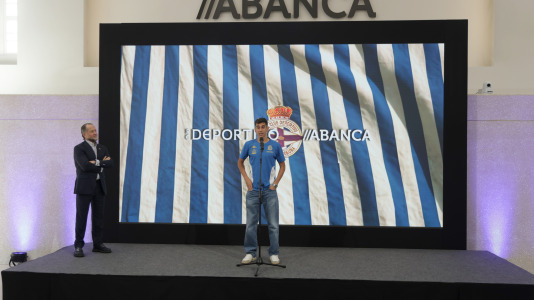 La plantilla blanquiazul visitó este lunes el Espacio Avenida y el museo MEGA en A Grela