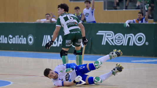 Los verdiblancos ganaron por 4-1 y pusieron el primer punto de la eliminatoria en el Palacio de los Deportes de Riazor