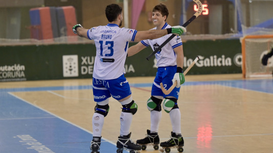 Los verdiblancos ganaron por 4-1 y pusieron el primer punto de la eliminatoria en el Palacio de los Deportes de Riazor