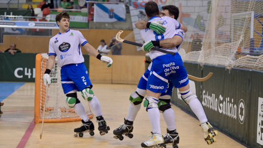Los verdiblancos ganaron por 4-1 y pusieron el primer punto de la eliminatoria en el Palacio de los Deportes de Riazor