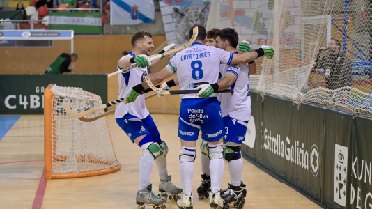 Los verdiblancos ganaron por 4-1 y pusieron el primer punto de la eliminatoria en el Palacio de los Deportes de Riazor