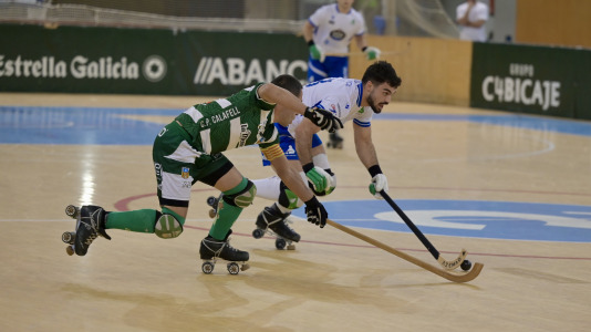 Los verdiblancos ganaron por 4-1 y pusieron el primer punto de la eliminatoria en el Palacio de los Deportes de Riazor