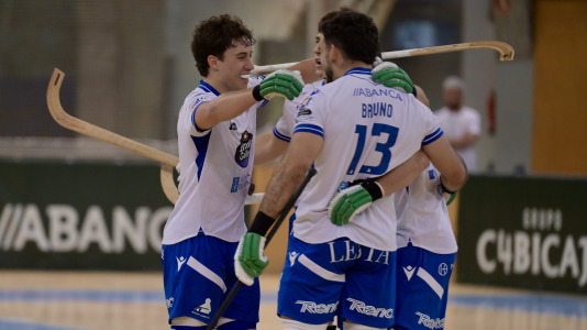 Los verdiblancos ganaron por 4-1 y pusieron el primer punto de la eliminatoria en el Palacio de los Deportes de Riazor