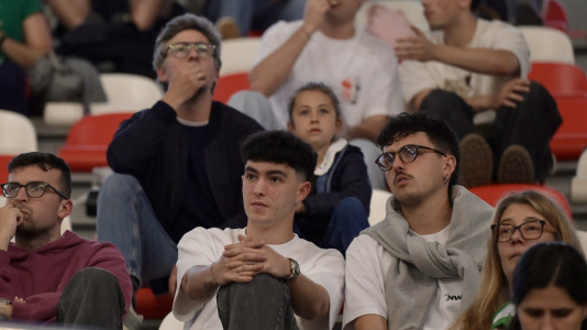 Los verdiblancos ganaron por 4-1 y pusieron el primer punto de la eliminatoria en el Palacio de los Deportes de Riazor