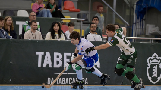 Los verdiblancos ganaron por 4-1 y pusieron el primer punto de la eliminatoria en el Palacio de los Deportes de Riazor