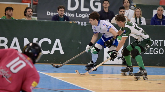 Los verdiblancos ganaron por 4-1 y pusieron el primer punto de la eliminatoria en el Palacio de los Deportes de Riazor