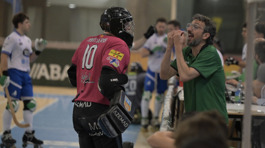 Los verdiblancos ganaron por 4-1 y pusieron el primer punto de la eliminatoria en el Palacio de los Deportes de Riazor