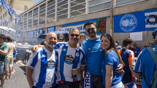 Aficionados del Dépor en la calle San Juan