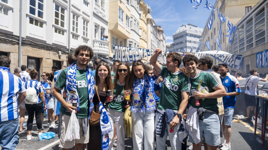 Aficionados del Dépor en la calle San Juan