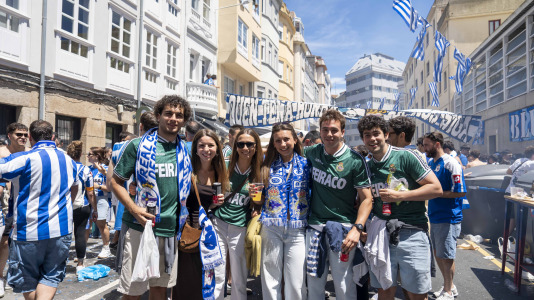 Aficionados del Dépor en la calle San Juan