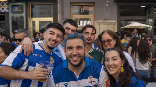 Aficionados del Dépor en la calle San Juan