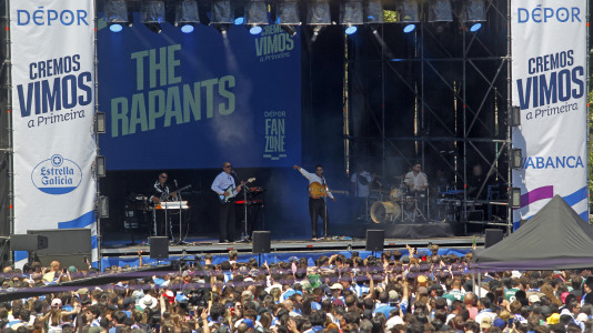 La Fan Zone de Riazor vibró con The Rapants