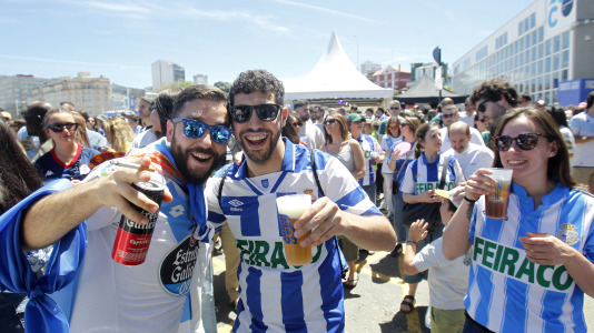 La Fan Zone de Riazor vibró con The Rapants