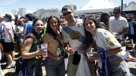 La Fan Zone de Riazor vibró con The Rapants