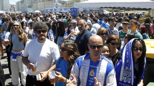 La Fan Zone de Riazor vibró con The Rapants