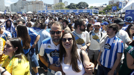 La Fan Zone de Riazor vibró con The Rapants