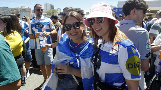 La Fan Zone de Riazor vibró con The Rapants
