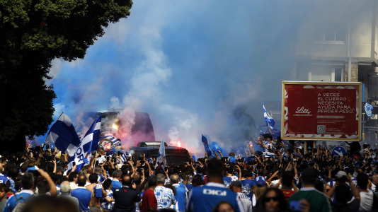 Miles de personas recibieron al Deportivo en Riazor