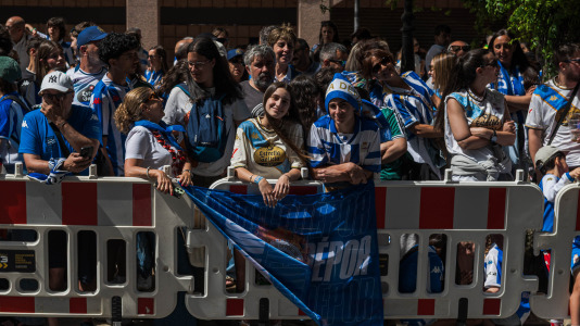 Miles de personas recibieron al Deportivo en Riazor