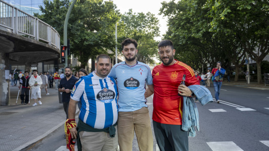 Gran ambiente en la previa del España-Irak que se celebró en Riazor