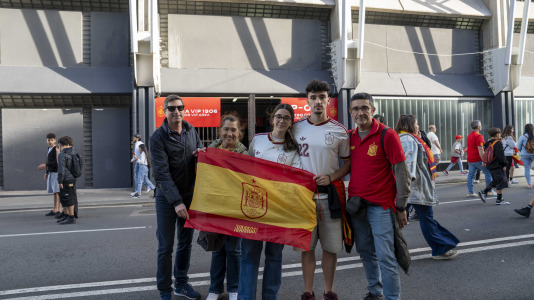 Gran ambiente en la previa del España-Irak que se celebró en Riazor