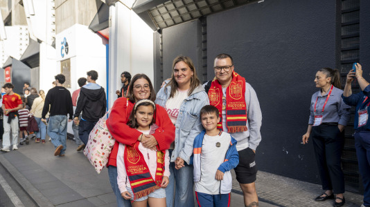 Gran ambiente en la previa del España-Irak que se celebró en Riazor