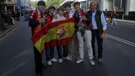 Gran ambiente en la previa del España-Irak en Riazor