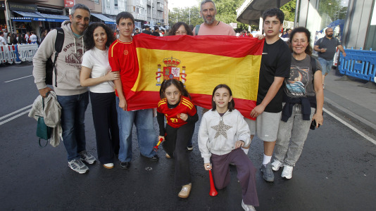 Gran ambiente en la previa del España-Irak en Riazor
