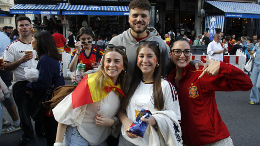 Gran ambiente en la previa del España-Irak en Riazor