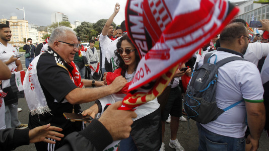Gran ambiente en la previa del España-Irak en Riazor