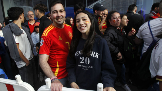 Gran ambiente en la previa del España-Irak en Riazor
