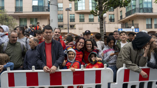 Gran ambiente en el recibimiento al combinado nacional en Riazor